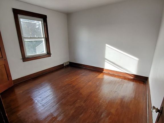 5th image of 4714 Sylvan Ave