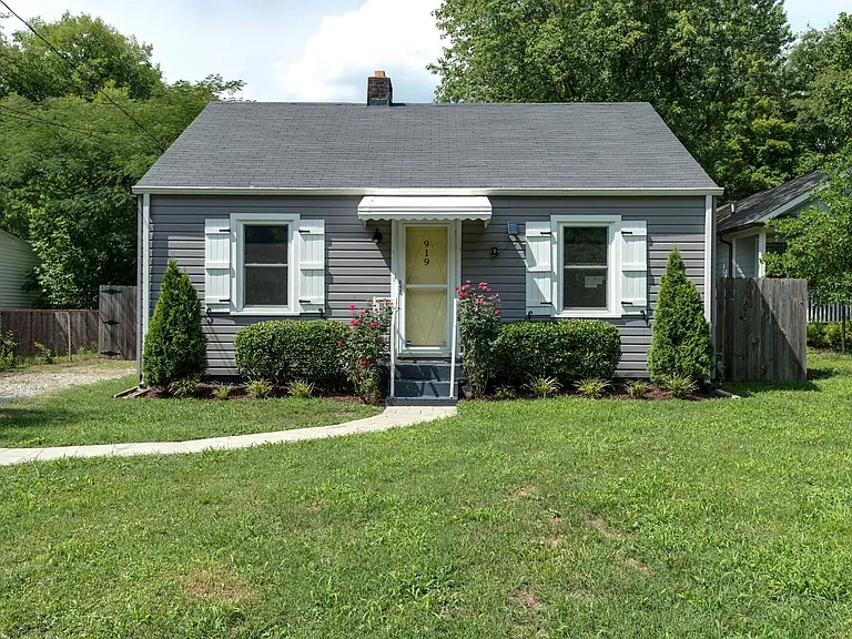 919 Sharpe Ave — Photo 2