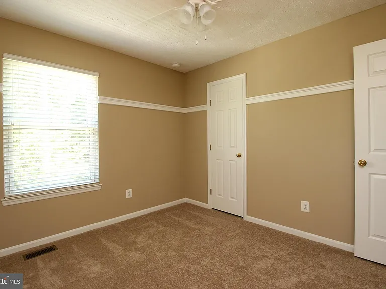 66 Larkwood Ct — Photo 22