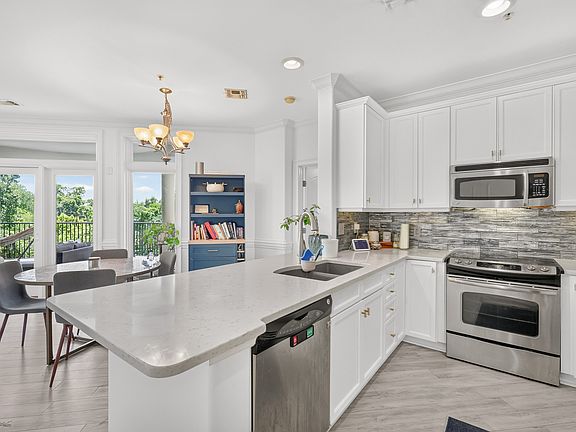 5th image of 400 Warioto Way APT 505