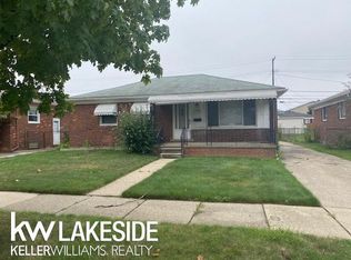 25183 Pattow St, Roseville, MI 48066