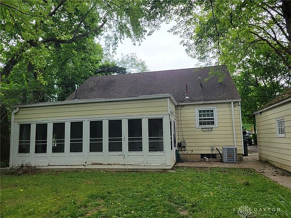 2nd image of 3865 Far Hills Ave