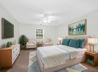 3 Louisberg Sq #8, Nashua, NH 03060