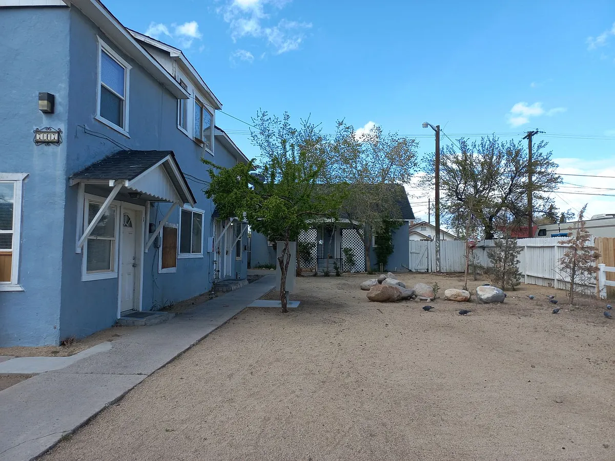 Building Photo - 747 Willow St #2