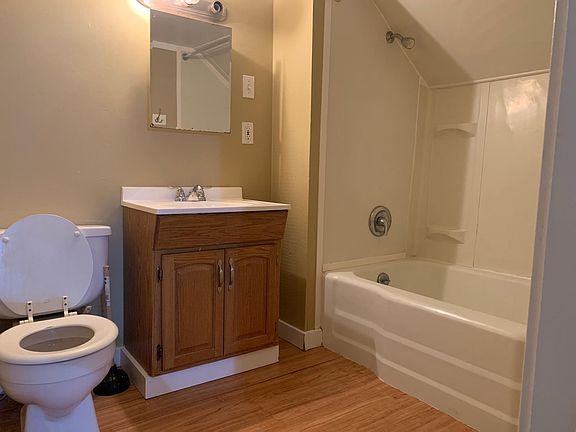 5th image of 231 S Vine St APT D