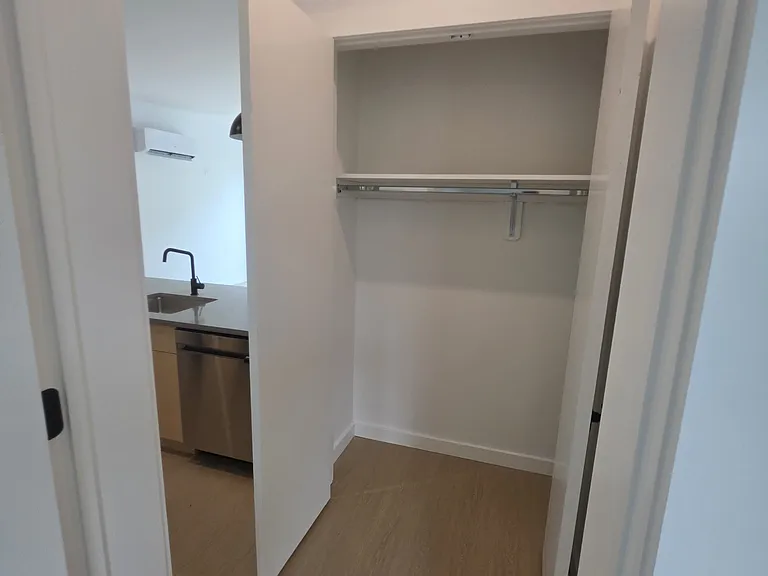 74 Webster St #4E — Photo 6