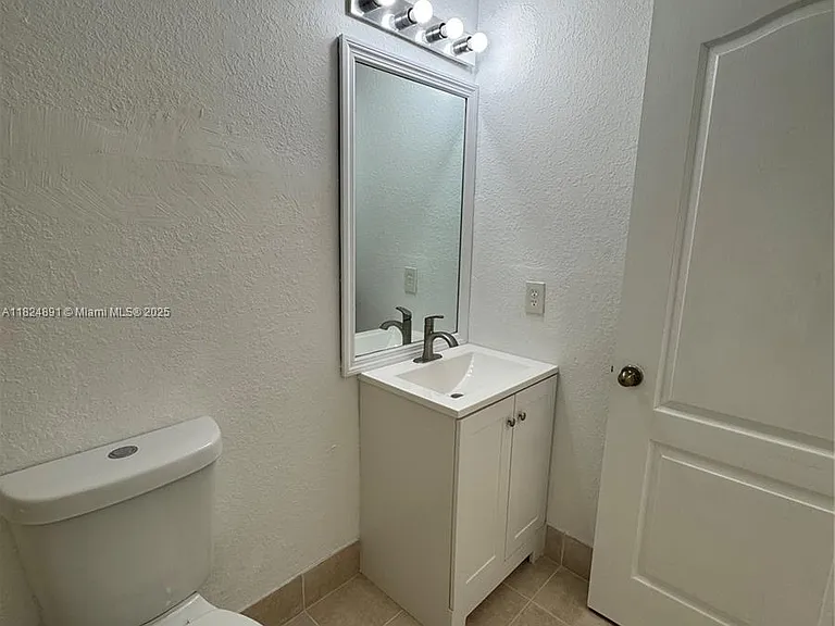 1536 SE 25th St #206 — Photo 16