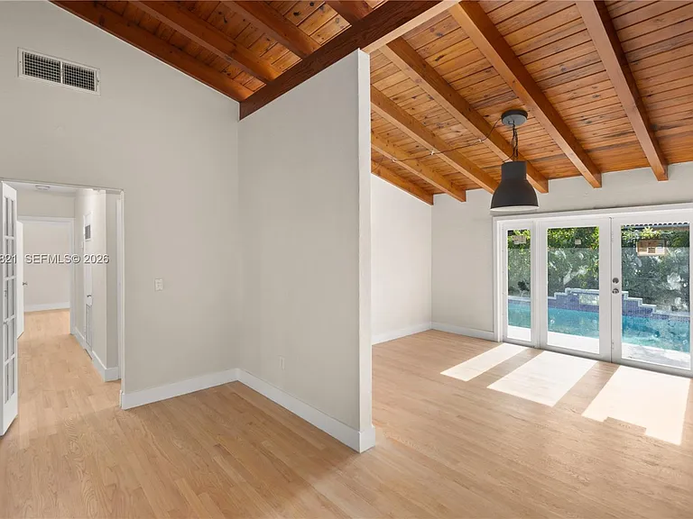 5614 San Vicente St — Photo 15