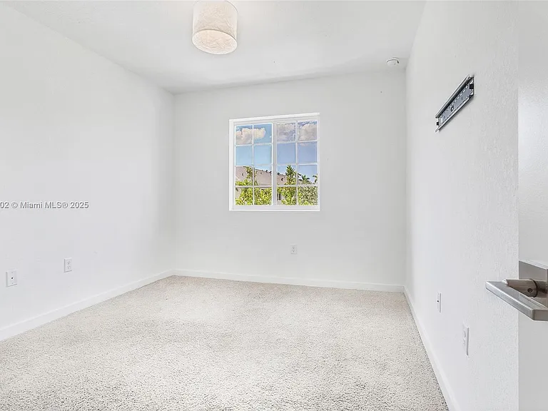 1363 NW 208th Ter — Photo 11