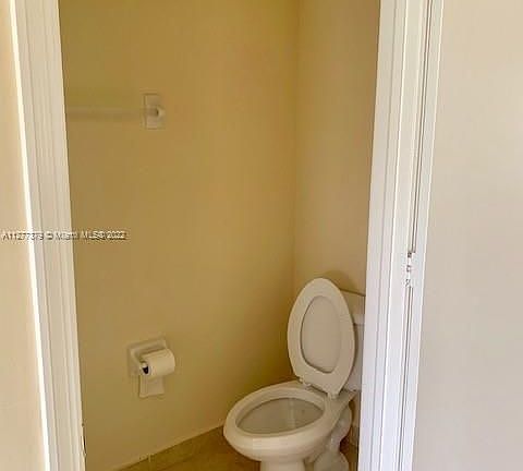 5th image of 1627 SE 31st Ct #1627