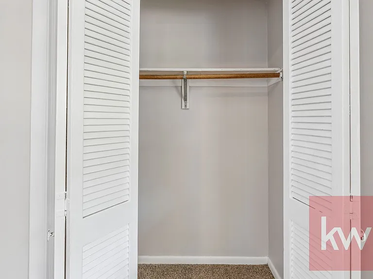 340 E Carters Valley Rd — Photo 20