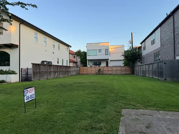 4303 Holt St, Bellaire, TX 77401