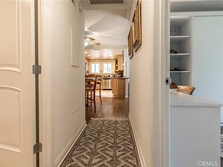 928 Avenue Majorca #O — Photo 30