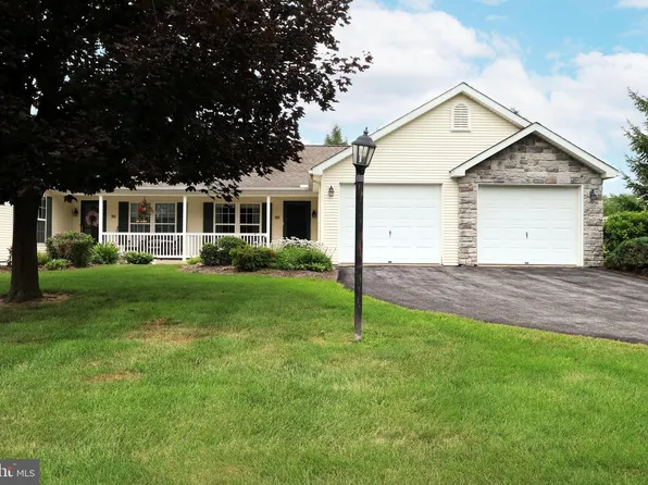104 Penns Ct, Centre Hall, PA 16828