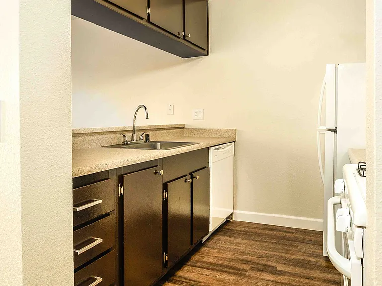 Mission Village Apartments — Photo 19