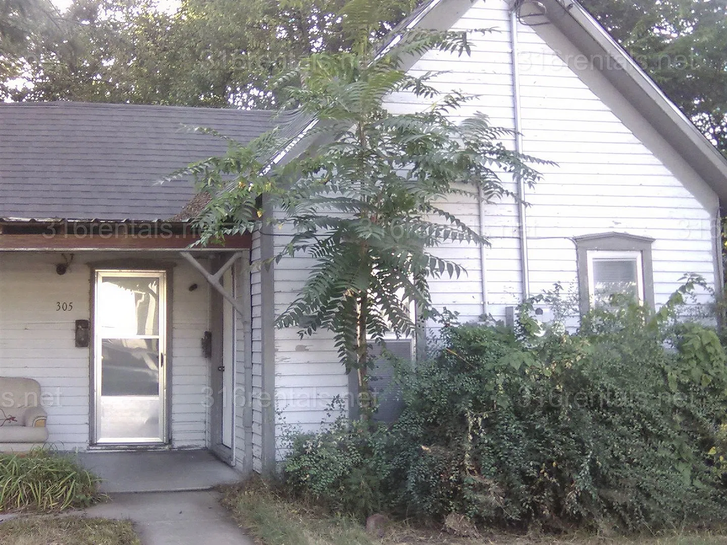 307 N Elm St — Photo 1