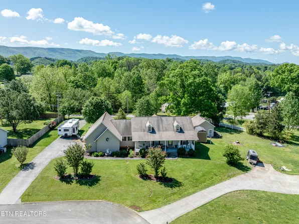 2707 Lady Bug Ln, Maryville, TN 37803