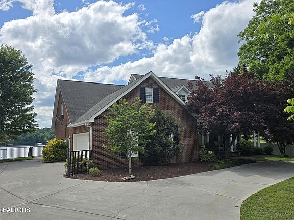 5th image of 903 Frontier Cir