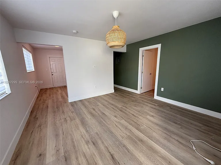 1300 NE 110th St #8 — Photo 10