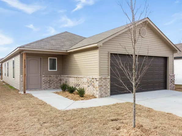 8205 Eastwood Creek Dr, North Little Rock, AR 72113