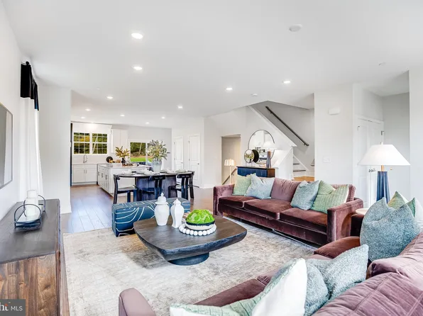 103 Ada Hightower Blvd, Pennington, NJ 08534