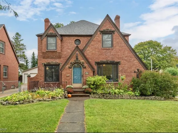 3693 Warren Rd, Cleveland, OH 44111