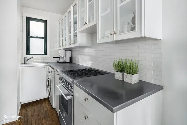 Rented by Sotheby's International Realty | media 15