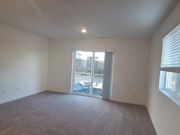 1349 NE Cobbleridge Loop — Photo 8