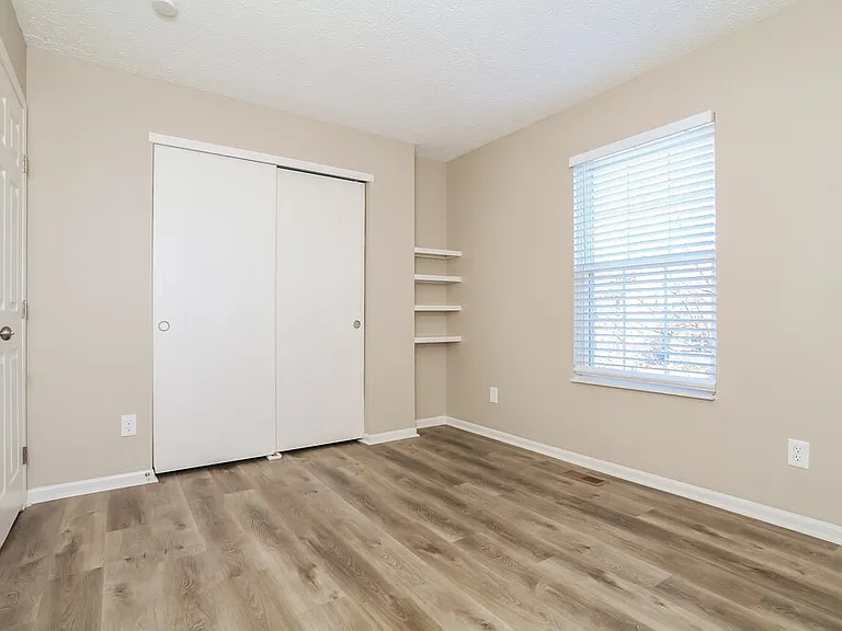 4559 Parkwick Dr — Photo 13