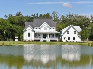 5668 Maybank Hwy, Wadmalaw Island, SC 29487