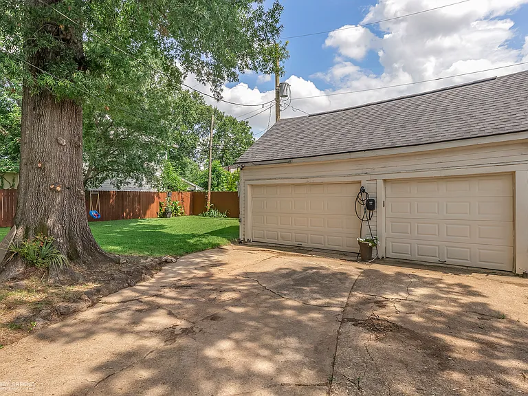 539 Atkins Ave — Photo 38
