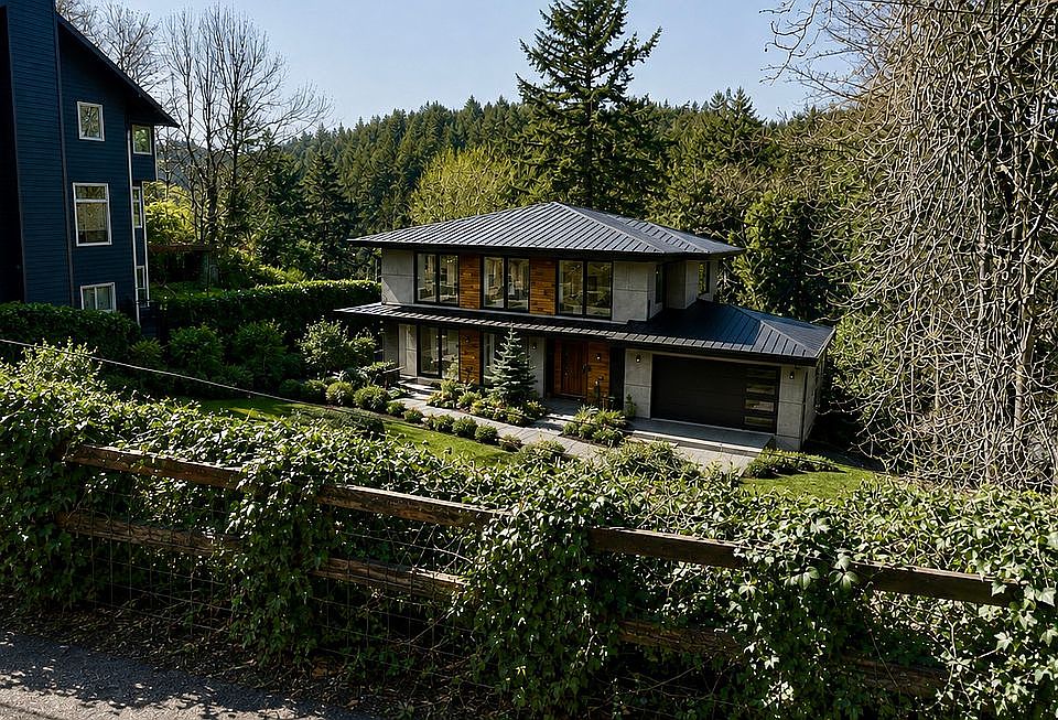 1st image of 1925 SW Montgomery Pl