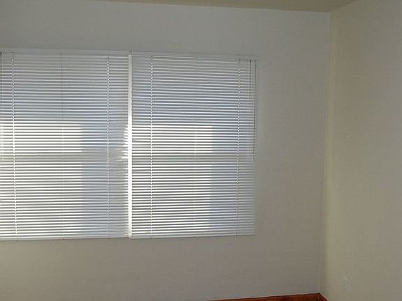 5th image of 1113 W Downs St