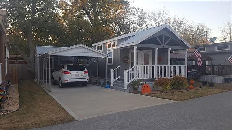 1st image of 1014 Olive St #4
