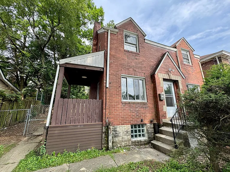 2432 Starkamp St — Photo 5