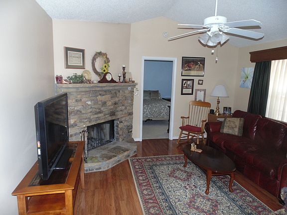 3rd image of 1185 Goat Neck Rd