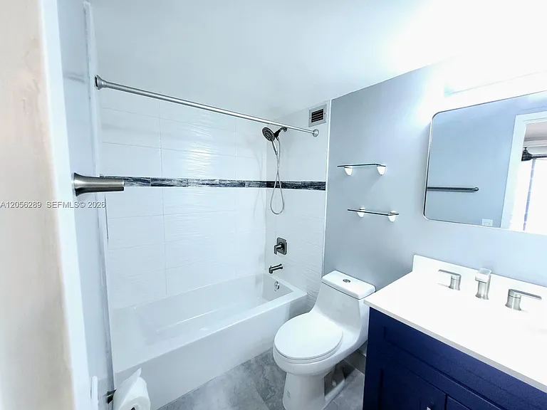 601 Three Islands Blvd #411 — Photo 18