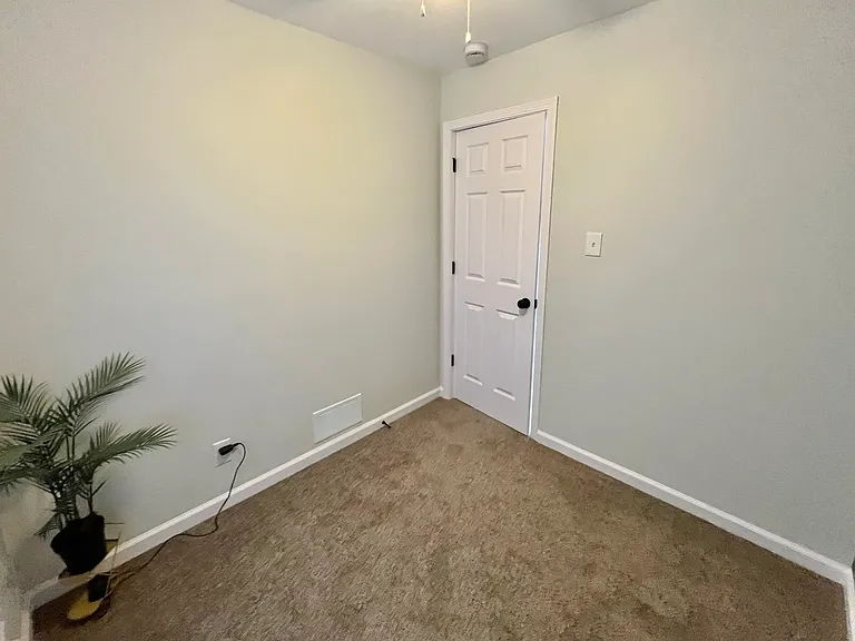 480 W 23rd Ave — Photo 9