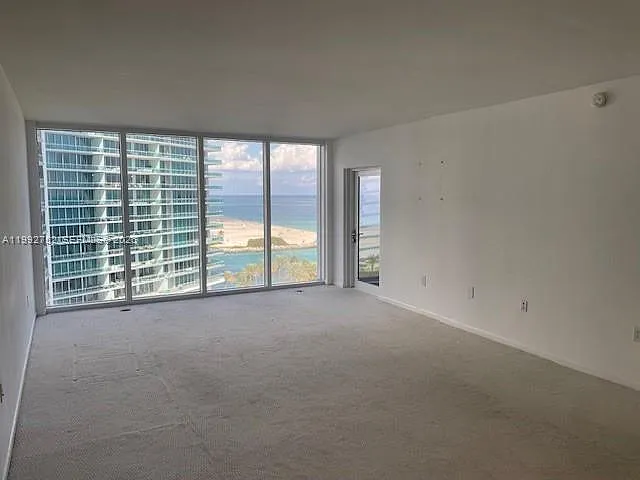 Building Photo - 10275 Collins Ave #1107