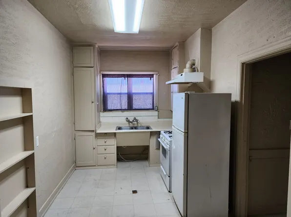 5th Street 371, 371 5th St #3, Gustine, CA 95322