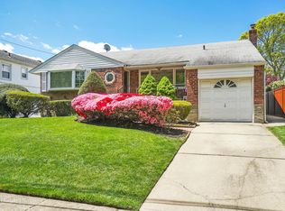 1734 Park Dr, Seaford, NY 11783