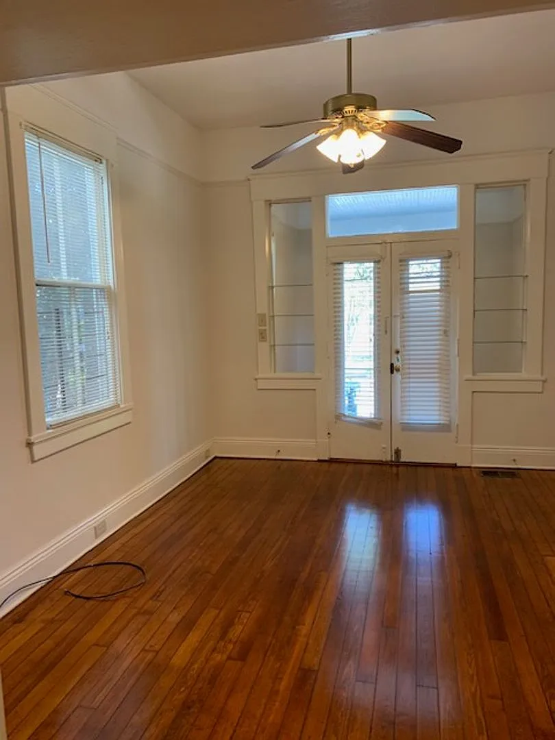 Wonderful lower unit with fresh paint — Photo 3