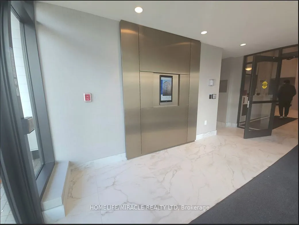 3 bed, $2,950 — Photo 3