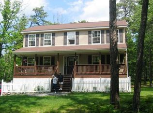 110 Manor Ridge Dr, Shohola, PA 18458