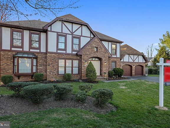 3rd image of 9209 Mistwood Dr