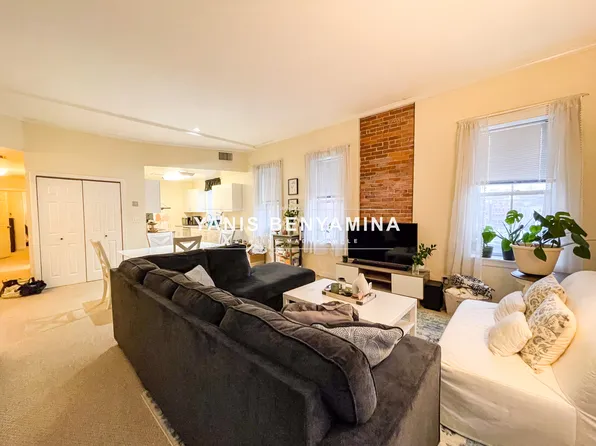 4 Davis Ave, Brookline, MA