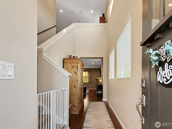 3rd image of 8905 Corona Street NE