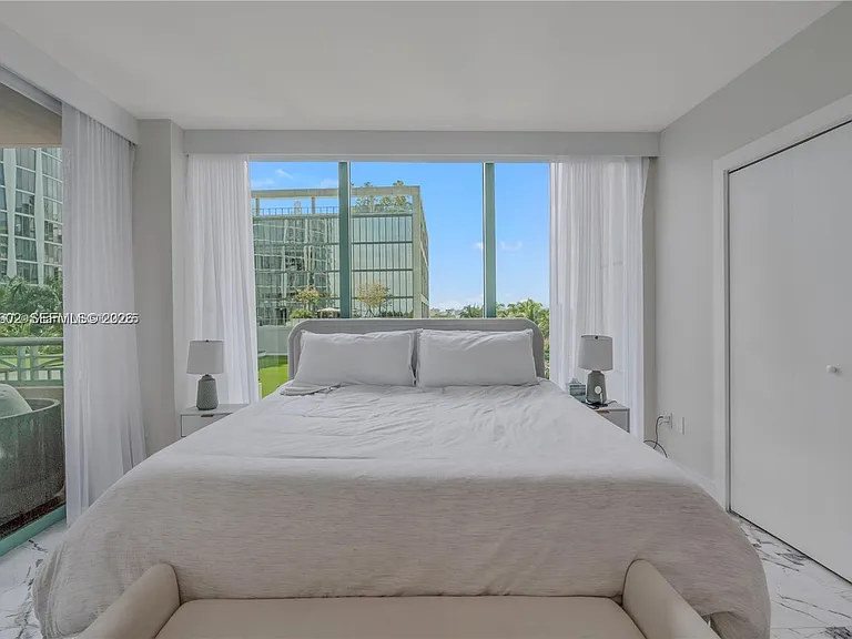 3400 SW 27th Ave #605 — Photo 14