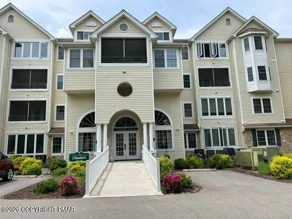 5 Village Cir APT 1101, Stroudsburg, PA 18360