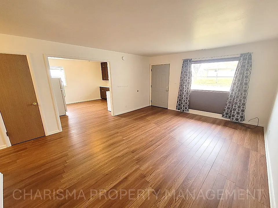 Building Photo - 1106 S Bahnson Ave #1106